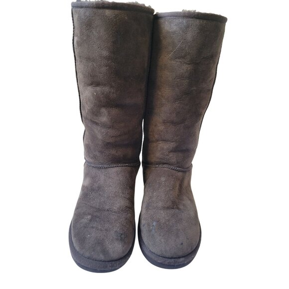 UGG Women’s Classic Tall Boots Chocolate Brown Sheepskin Lined – Mid-Calf Size 9 - Picture 1 of 13
